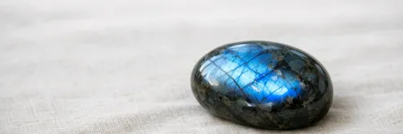 Labradorita: significado, propiedades y cómo purificarla