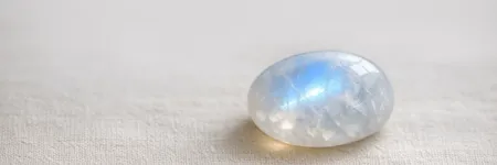 Piedra de luna: significado, propiedades y cuidados