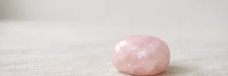 Cuarzo rosa: significado, propiedades y cuidados